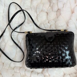 Stunning vtg La Regale 60s black woven patent / enamel shine crossbody bag